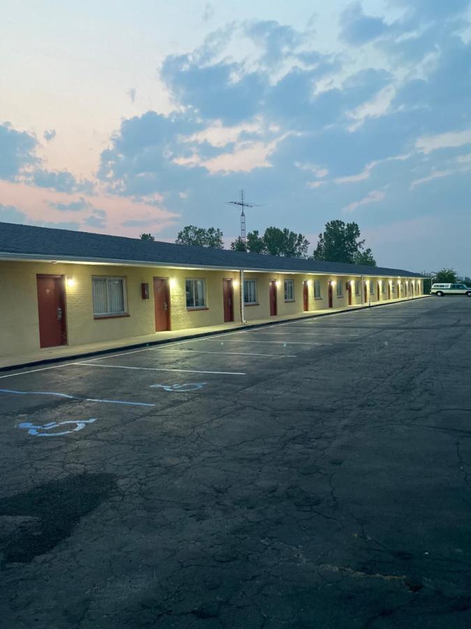 New Budget Inn Eaton エクステリア 写真